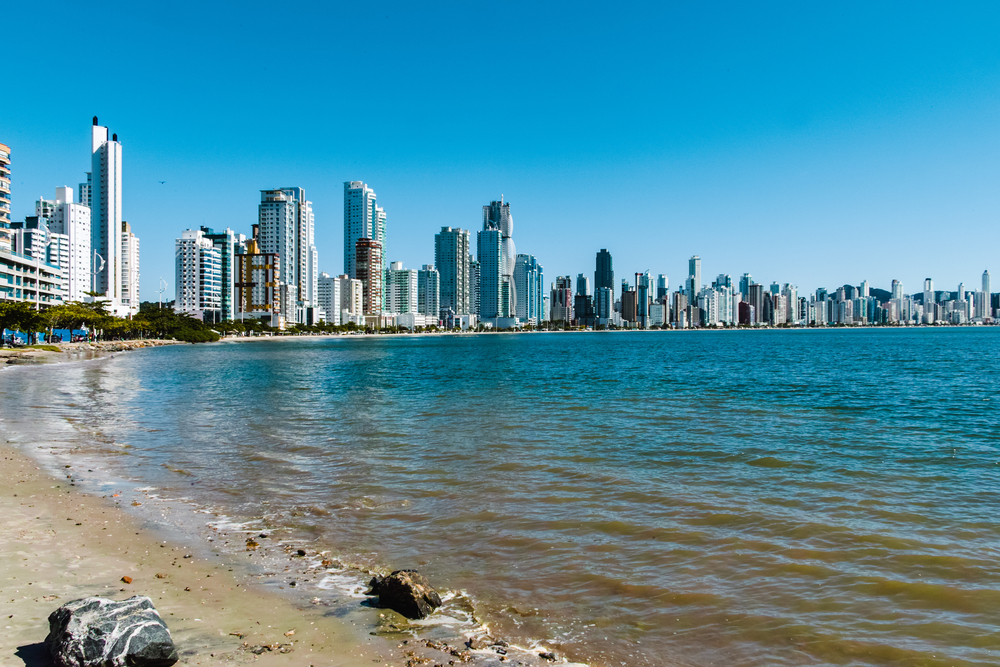 Como passar as férias de verão na praia? 4 balneario camboriu